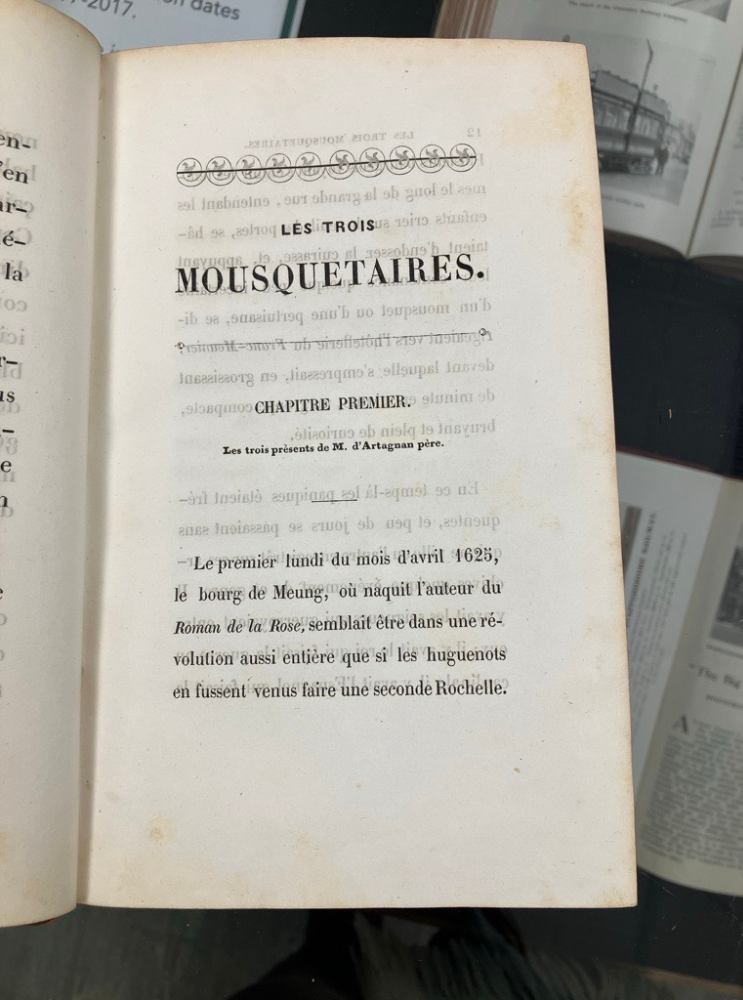 First page of Le Trois Mousquetaires, all in French.